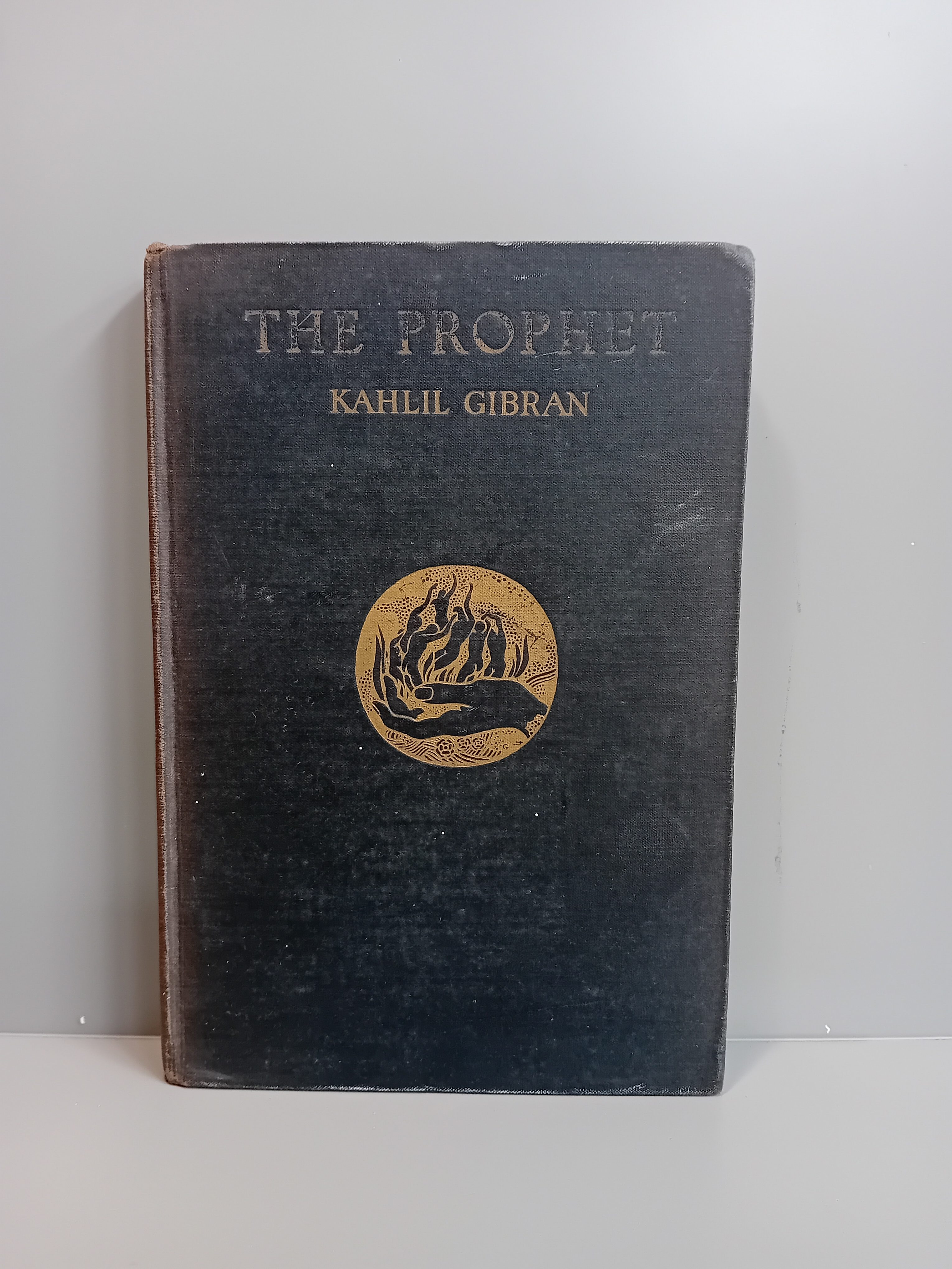 Pre-Owned The Prophet (Penguin Modern Classics) Paperback